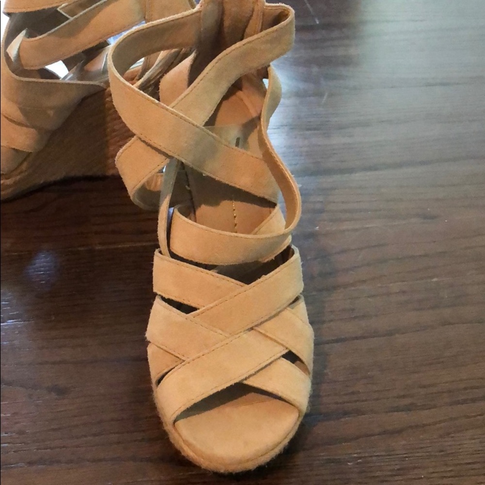 DOLCE VITA Beige Sandal Espadrille Wedges - Picture 2 of 4